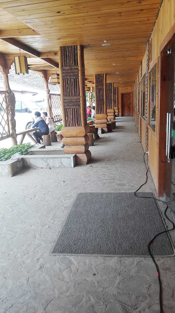 稻城香格里拉镇（日瓦）香巴拉天街铺面（办公、娱乐、餐饮皆宜）房东直租-图片2
