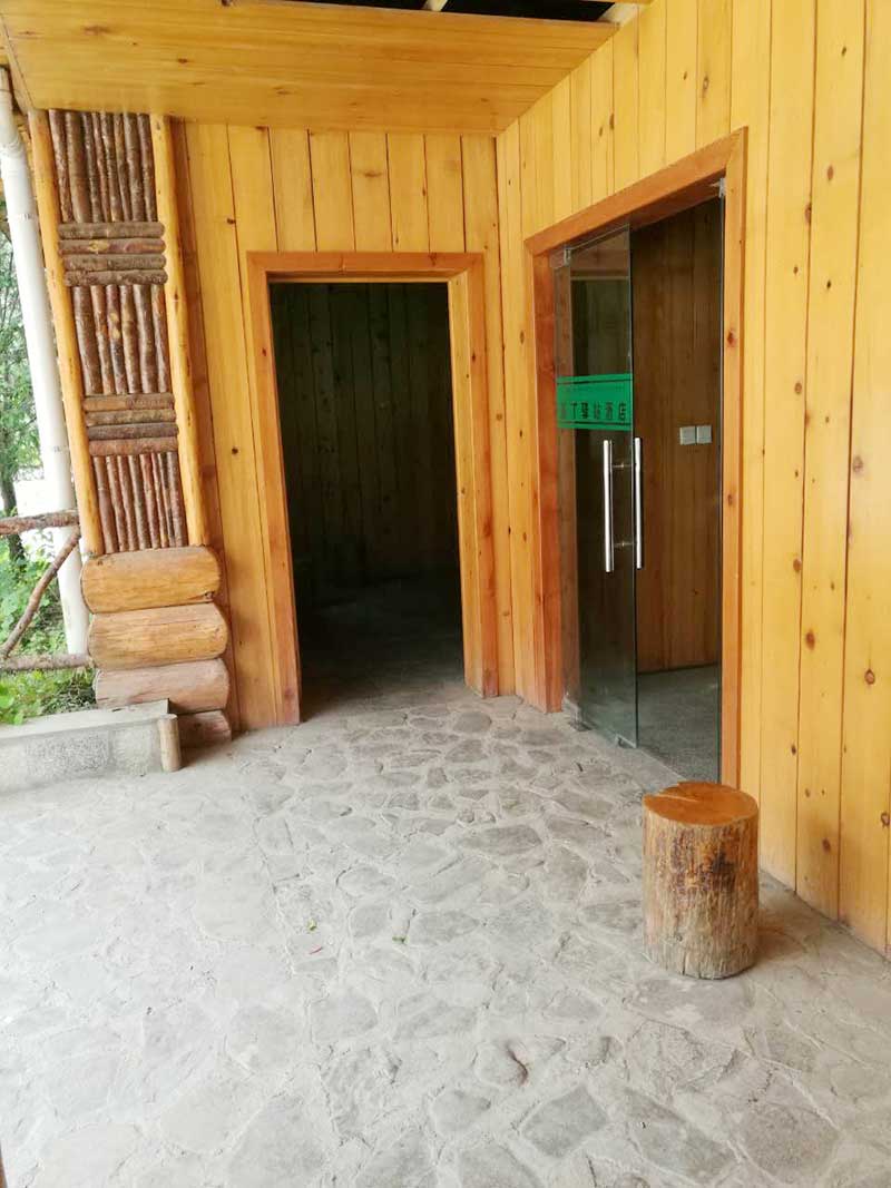 稻城香格里拉镇（日瓦）香巴拉天街铺面（办公、娱乐、餐饮皆宜）房东直租-图片3